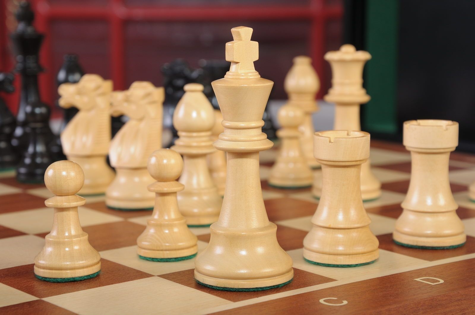 Club Series Luxury Chess Set (Pieces, Box, and Board)