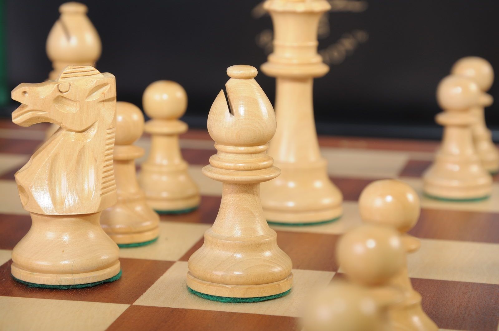 Club Series Luxury Chess Set (Pieces, Box, and Board)