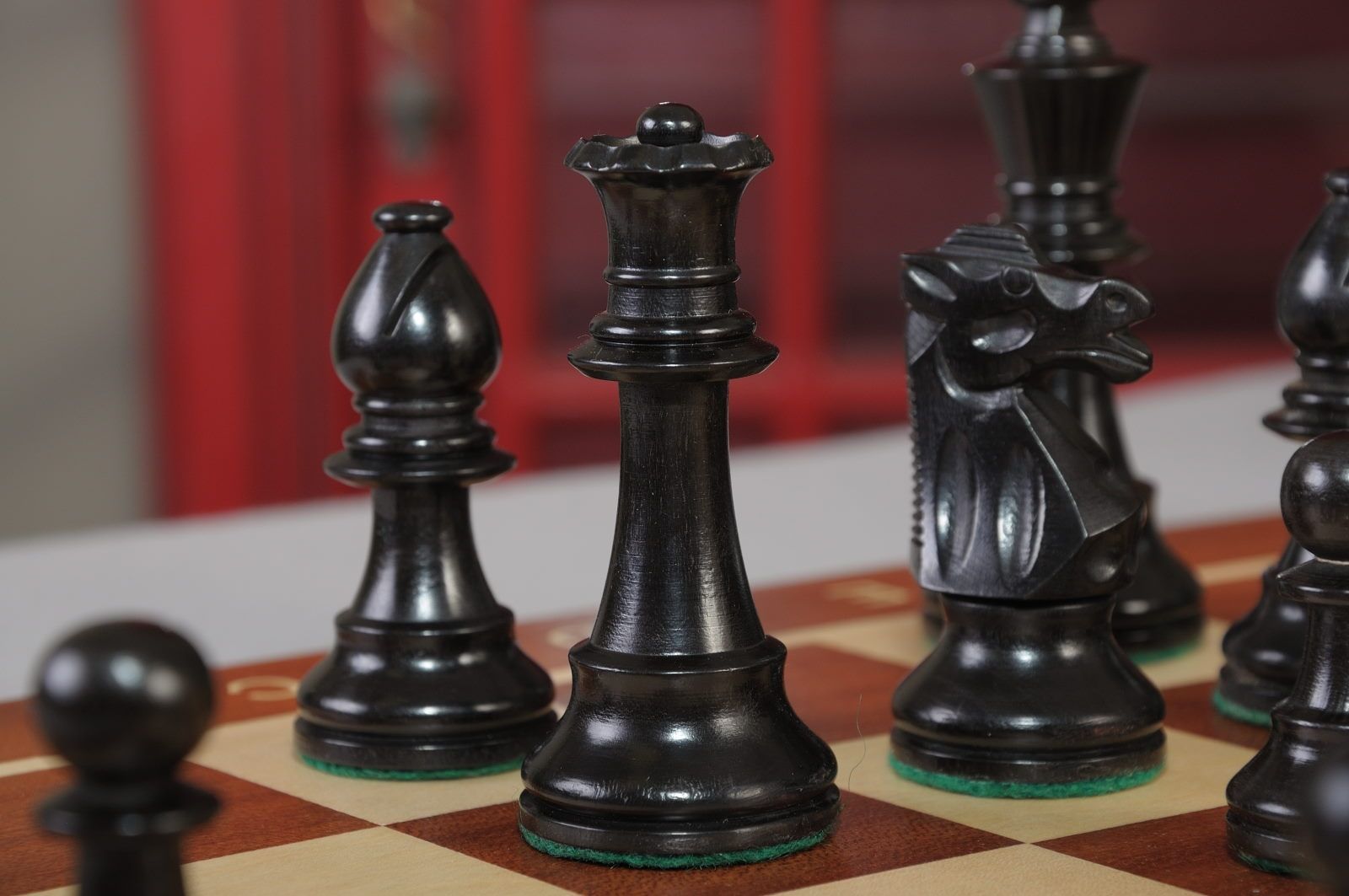 Club Series Luxury Chess Set (Pieces, Box, and Board)